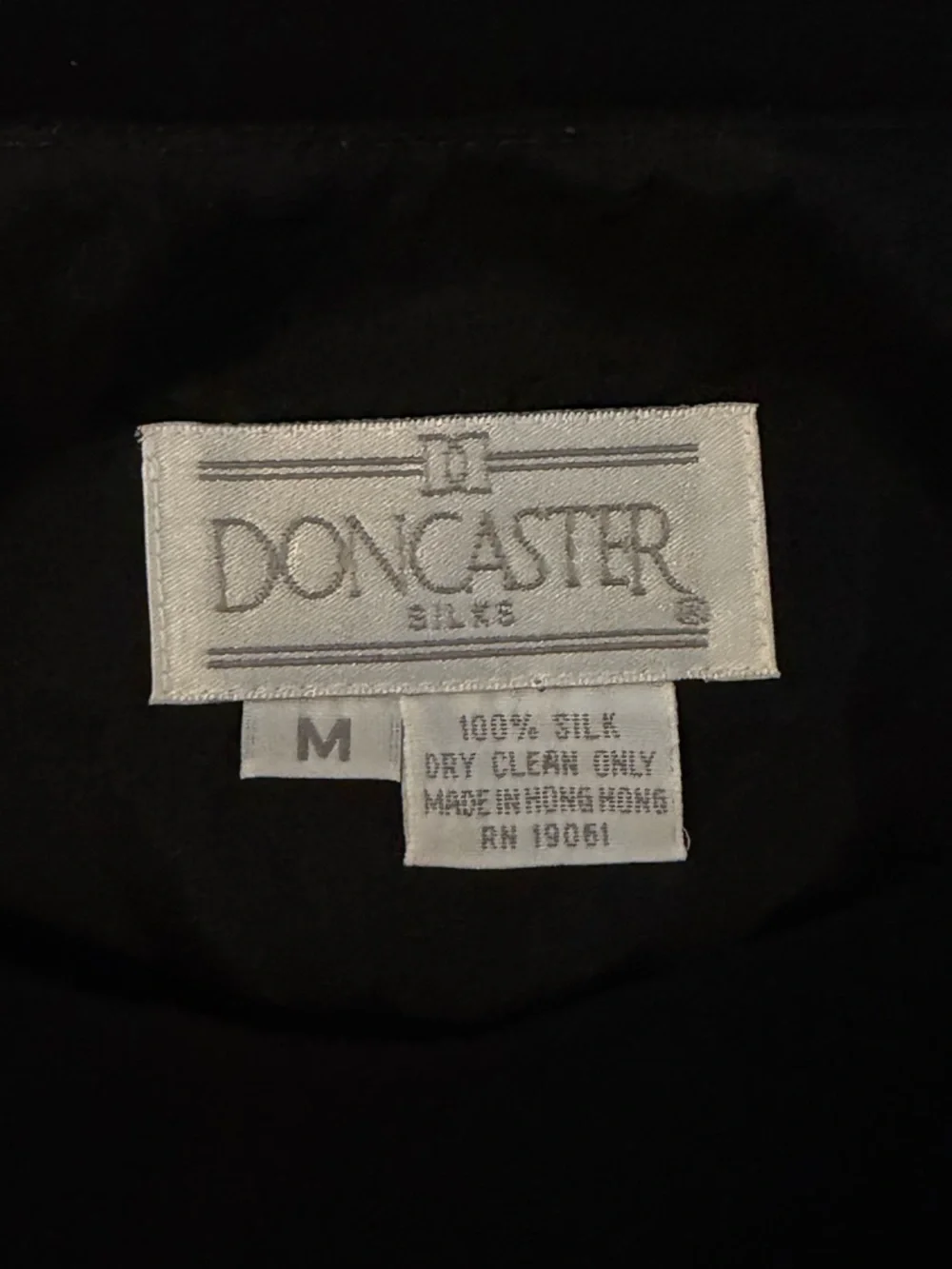 Doncaster Vintage Black Tank Scoop Neck 100% Silk - Picture 3 of 4
